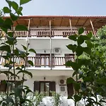 Monemvasia Green Apartments بيت ضيافة