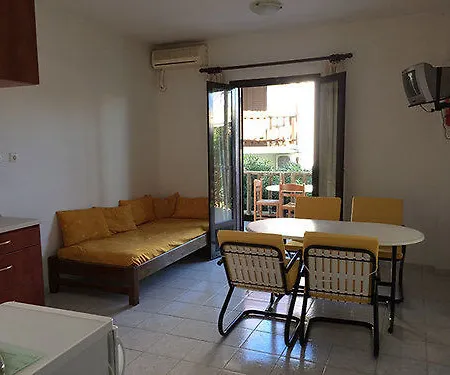 Konukevi Monemvasia Green Apartments 4*