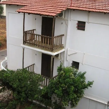 بيت ضيافة Monemvasia Green Apartments 4*