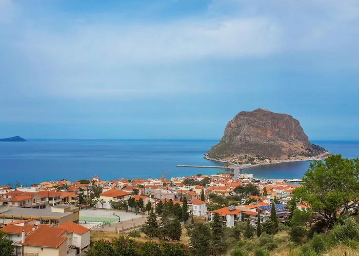 Πανσιόν Monemvasia Green Apartments Μονεμβασιά